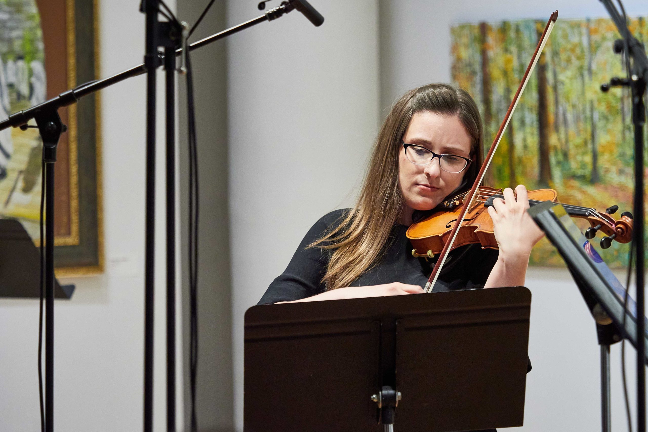 Mia Detwiler, violin